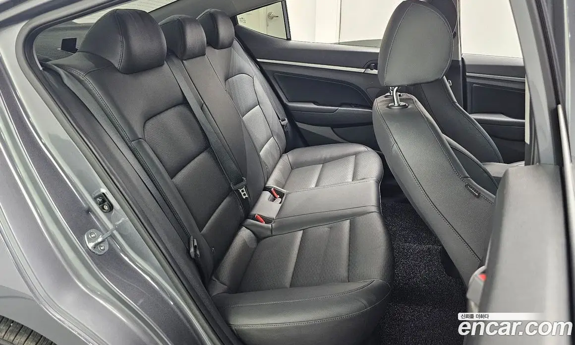 Hyundai Avante 2019 1.6 автомат (гидро), фото 11