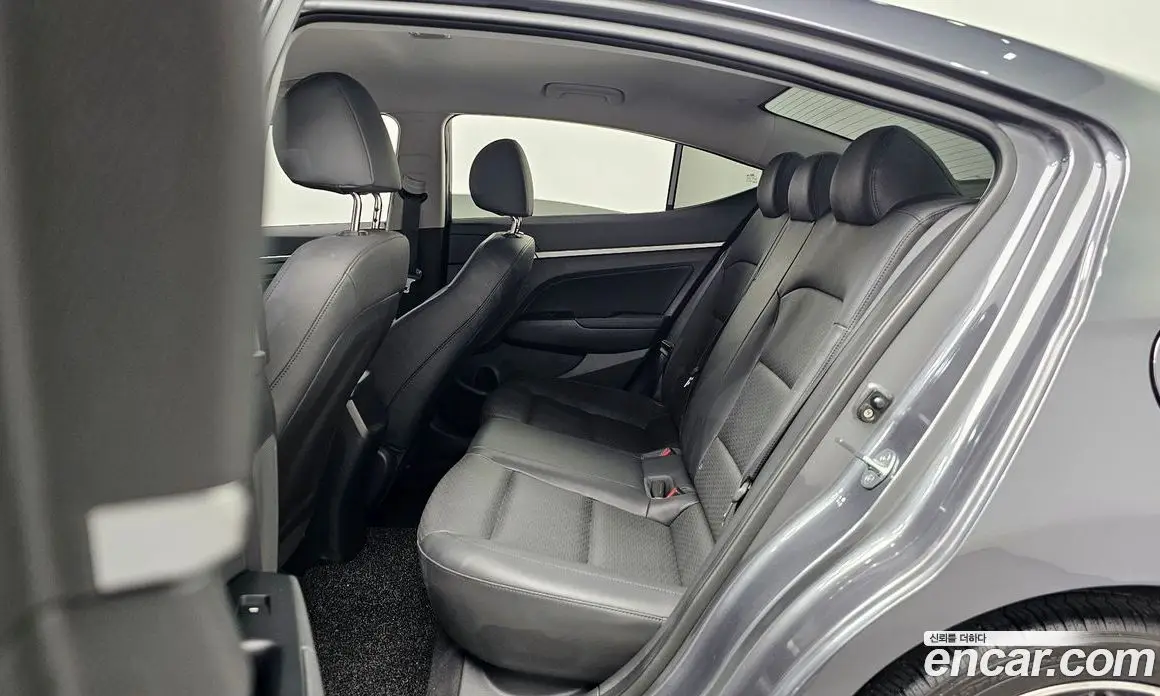 Hyundai Avante 2019 1.6 автомат (гидро), фото 12