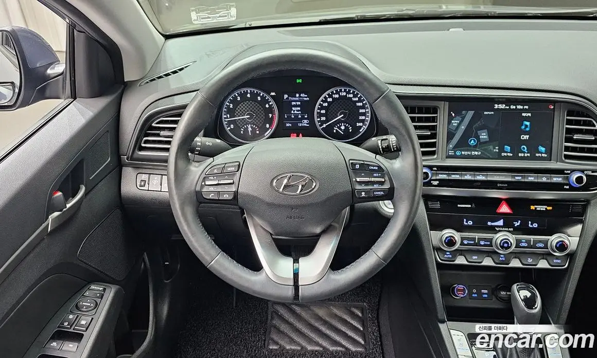 Hyundai Avante 2019 1.6 автомат (гидро), фото 13