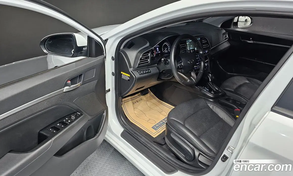 Hyundai Avante 2020 1.6 автомат (гидро), фото 13