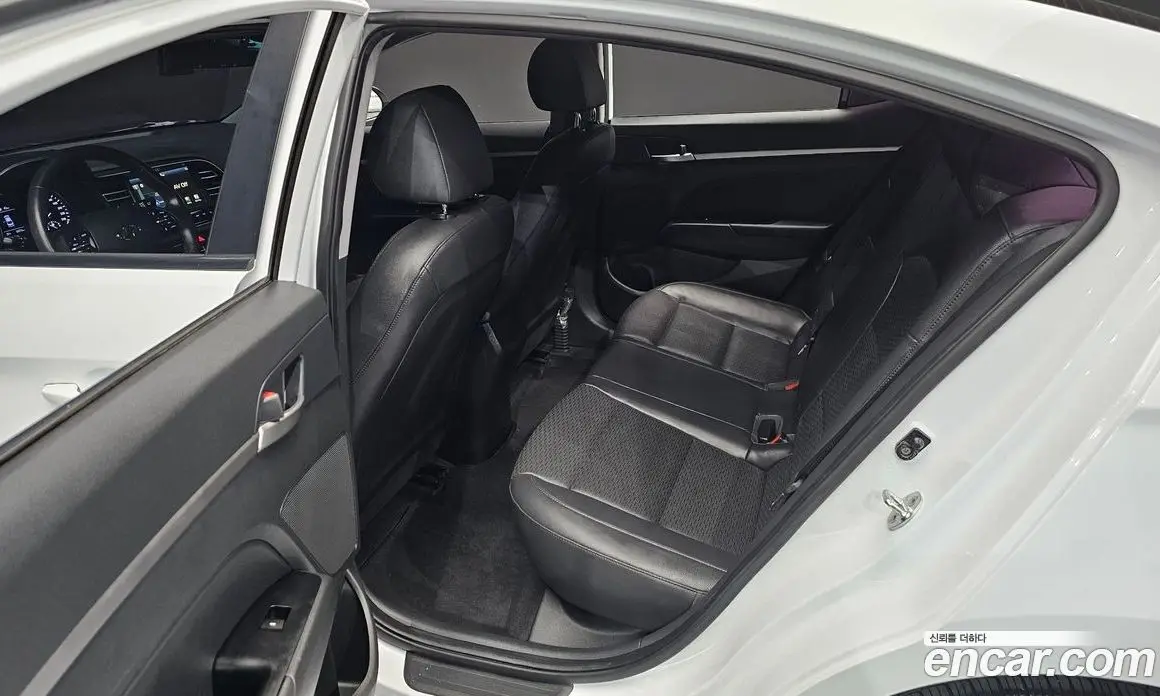 Hyundai Avante 2020 1.6 автомат (гидро), фото 18