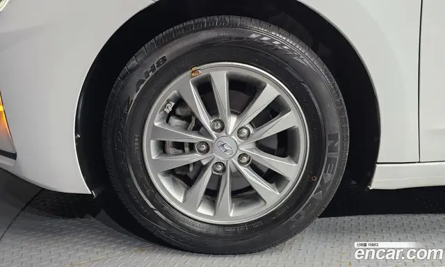 Hyundai Avante 2020 1.6 автомат (гидро), миниатюра 5
