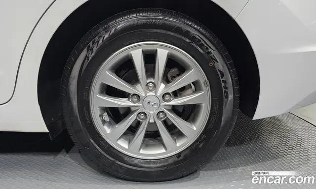 Hyundai Avante 2020 1.6 автомат (гидро), миниатюра 7