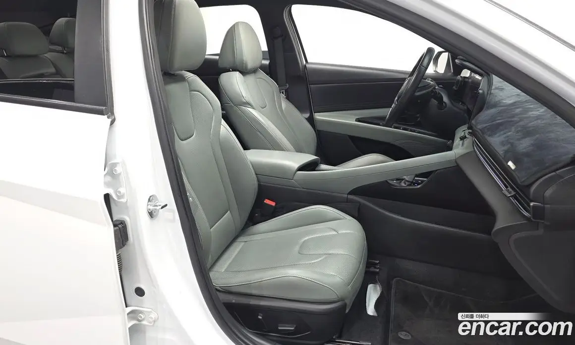 Hyundai Avante 2023 1.6 автомат (гидро), фото 12