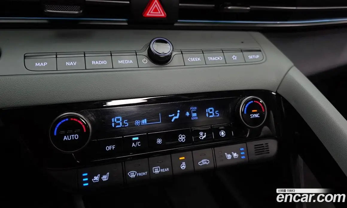 Hyundai Avante 2023 1.6 автомат (гидро), фото 17