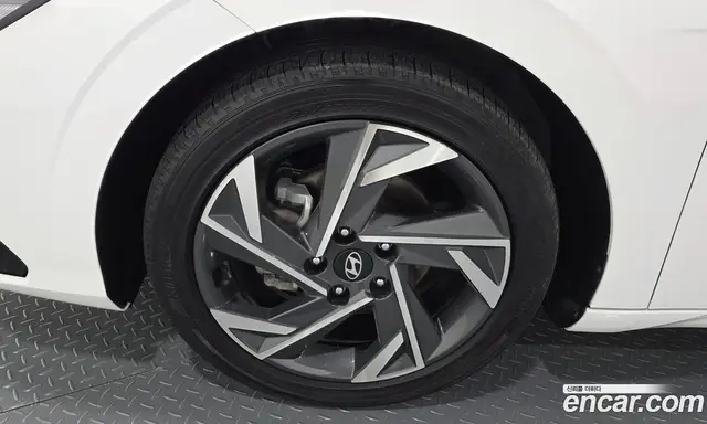 Hyundai Avante 2023 1.6 автомат (гидро), миниатюра 5