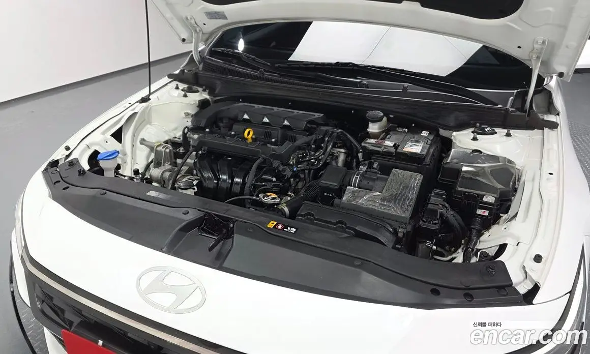 Hyundai Avante 2023 1.6 автомат (гидро), фото 6