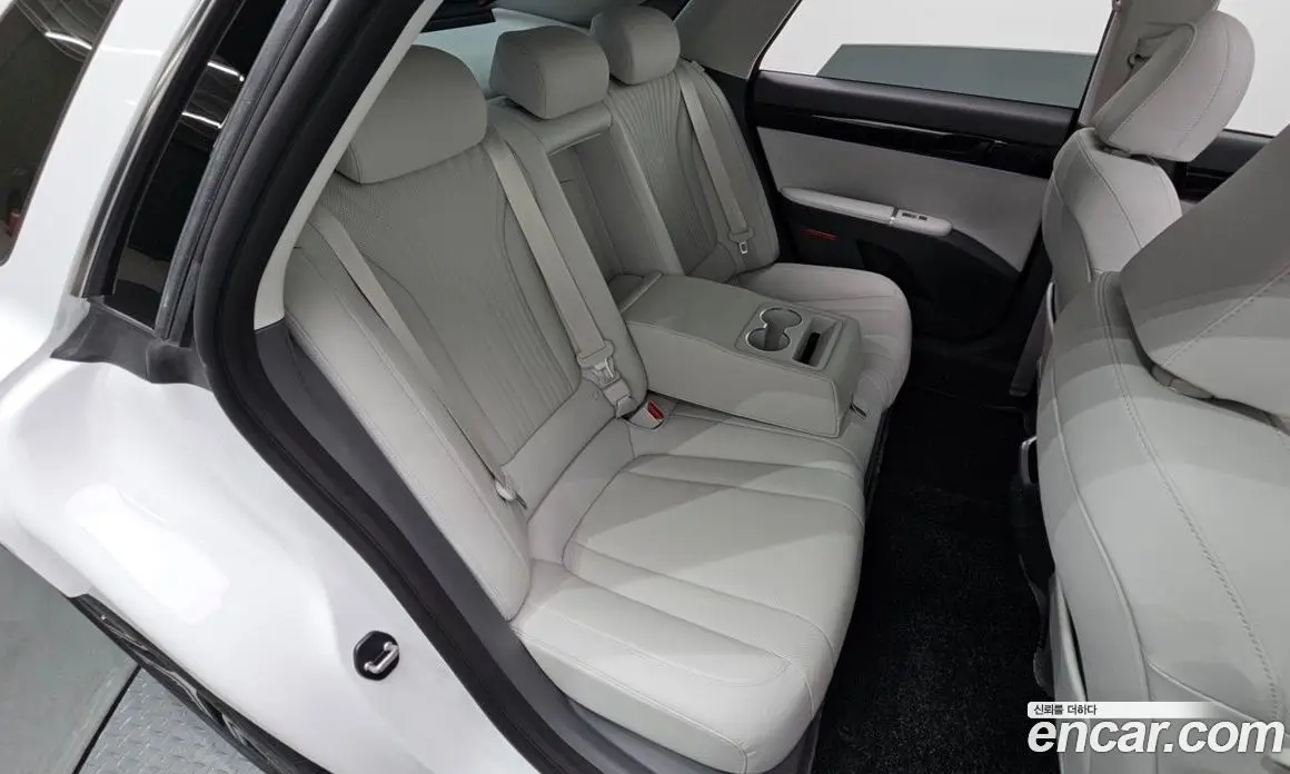 Hyundai Grandeur 2023 2.5 автомат (гидро), фото 17