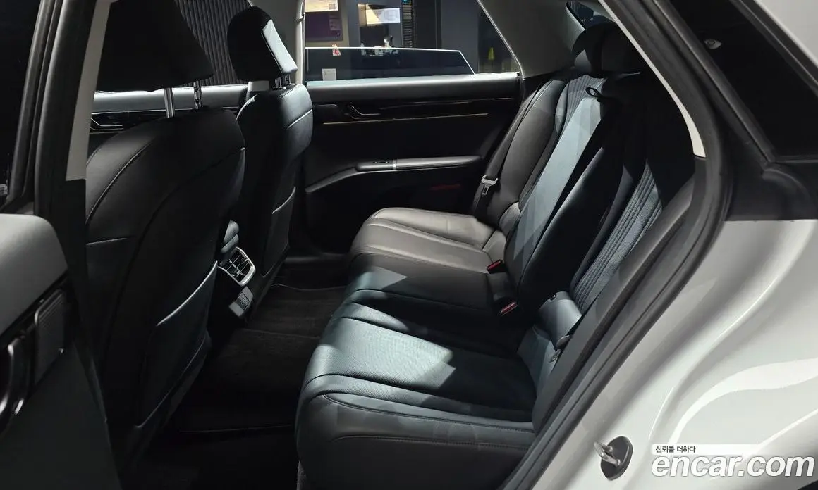 Hyundai Grandeur 2023 3.5 автомат (гидро), фото 17
