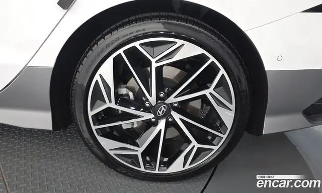 Hyundai Ioniq 6 2022 0.1 автомат (гидро), миниатюра 7