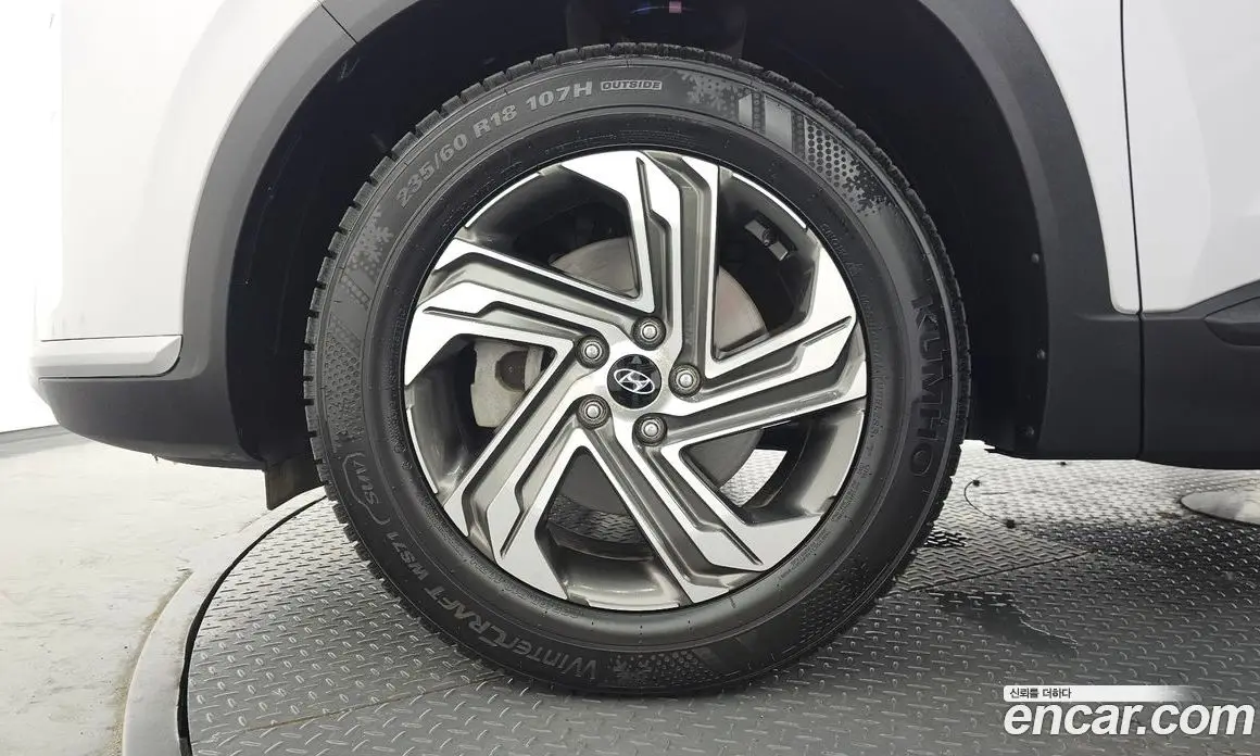 Hyundai Santa Fe 2022 2.2 автомат (гидро), фото 5