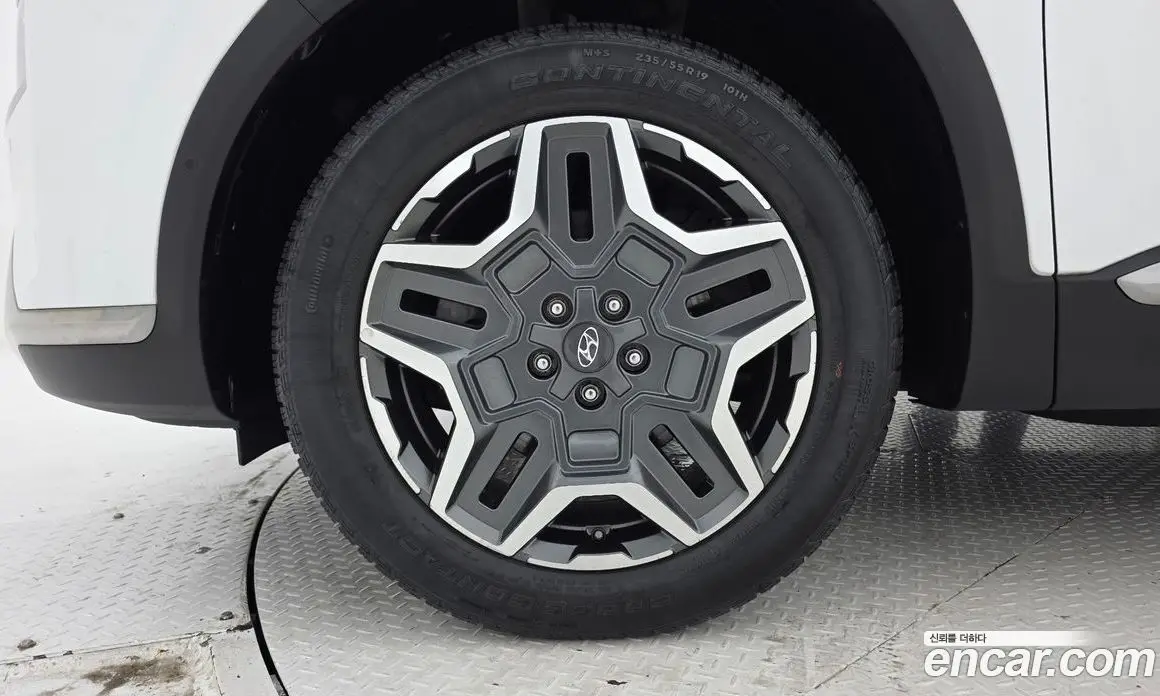 Hyundai Santa Fe 2023 1.6 автомат (гидро), фото 5