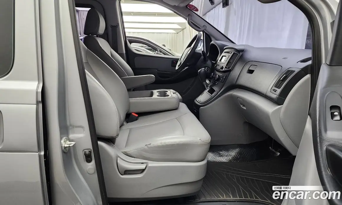 Hyundai Starex 2018 2.5 автомат (гидро), фото 17