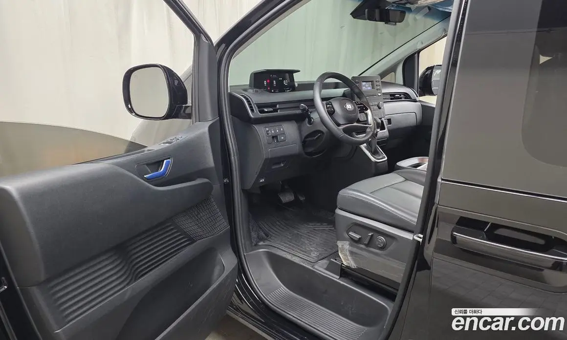 Hyundai Staria 2023 2.2 автомат (гидро), фото 13