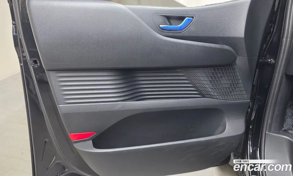 Hyundai Staria 2023 2.2 автомат (гидро), фото 14