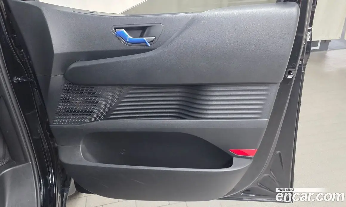 Hyundai Staria 2023 2.2 автомат (гидро), фото 15