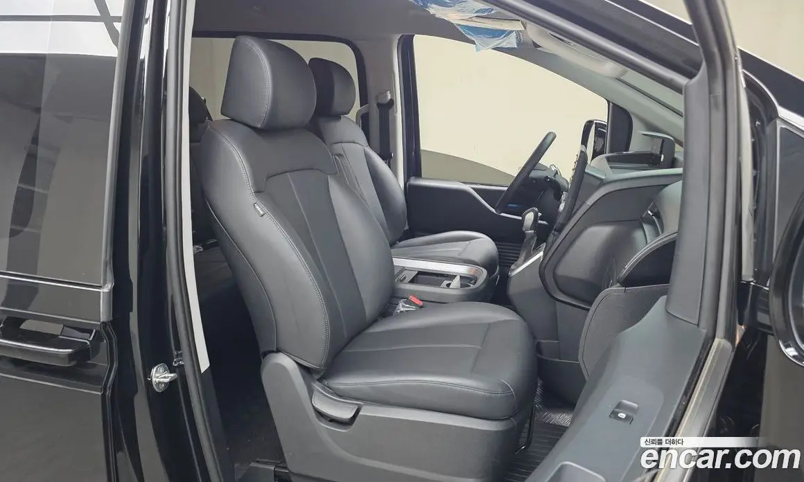 Hyundai Staria 2023 2.2 автомат (гидро), фото 16