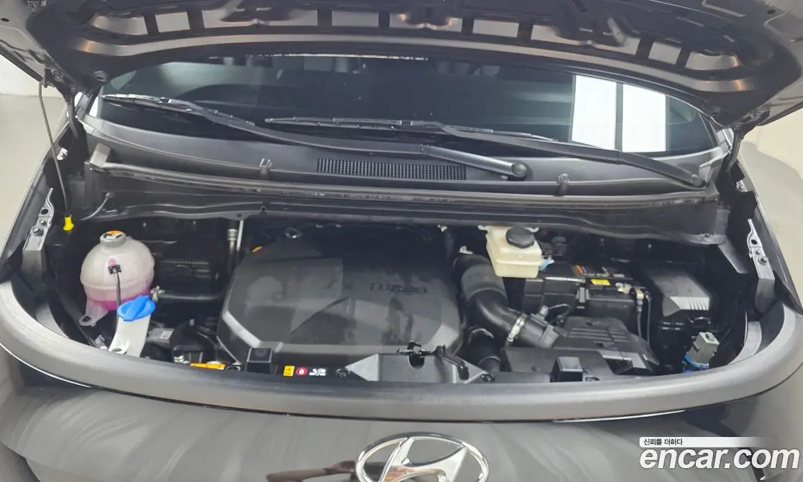 Hyundai Staria 2023 2.2 автомат (гидро), фото 6