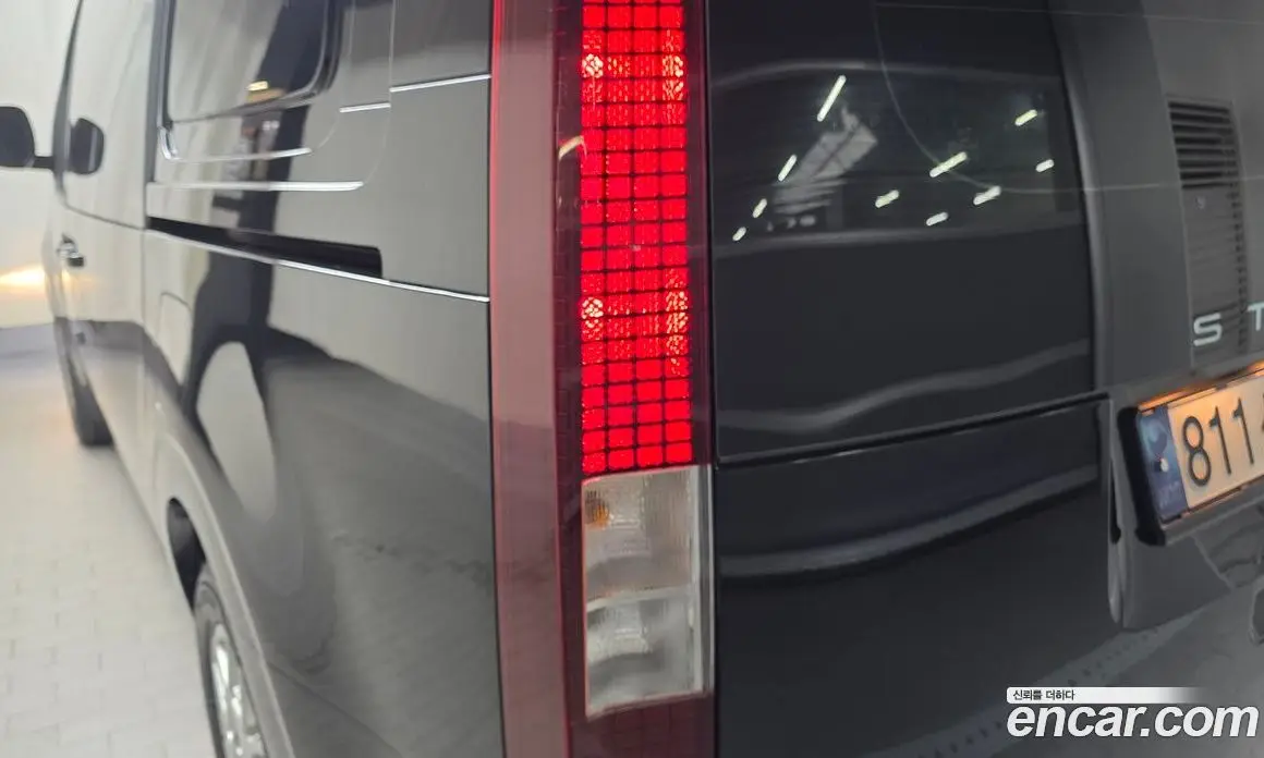 Hyundai Staria 2023 2.2 автомат (гидро), фото 9