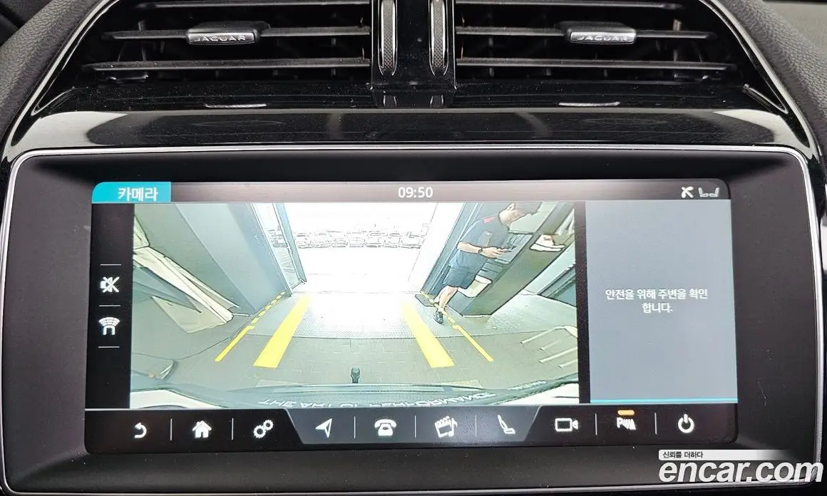 Jaguar F-Pace 2018 2.0 автомат (гидро), фото 15