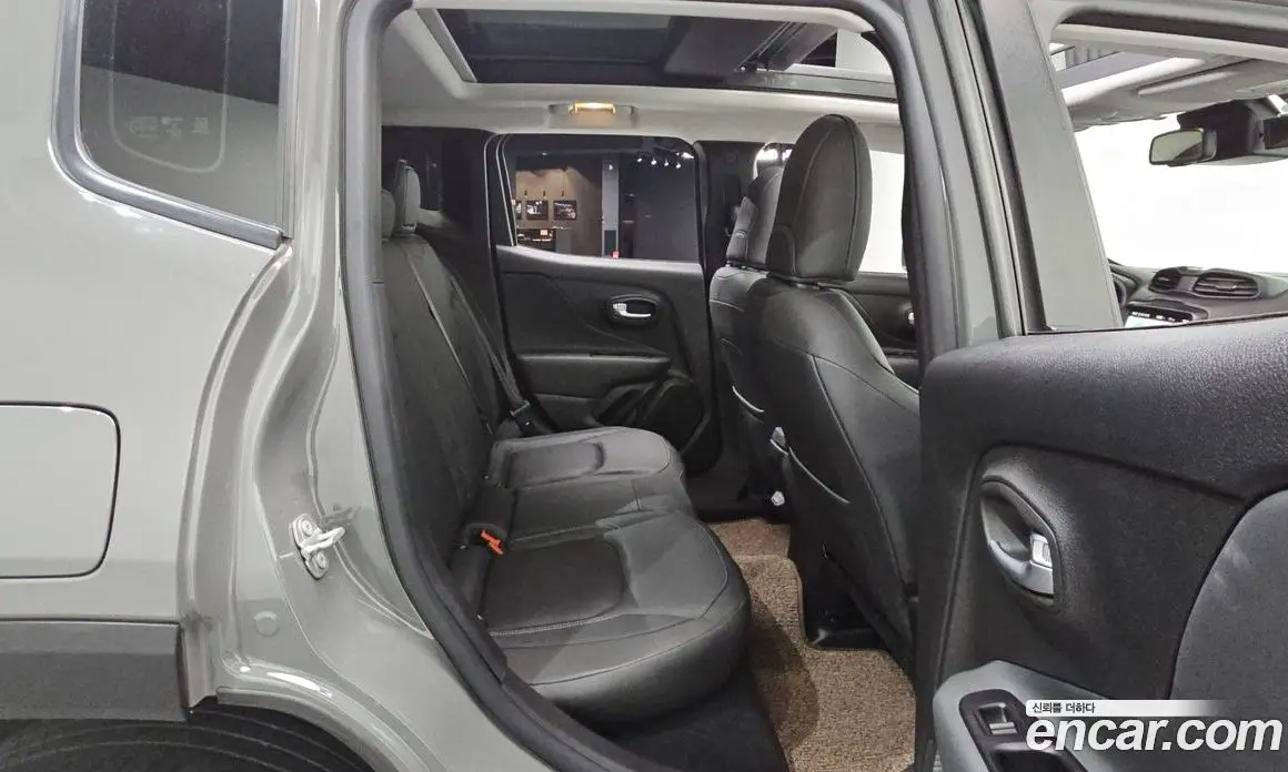 Jeep Renegade 2021 2.4 автомат (гидро), фото 11