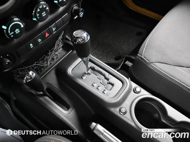 Jeep Wrangler 2014 2.8 автомат (гидро), миниатюра 9