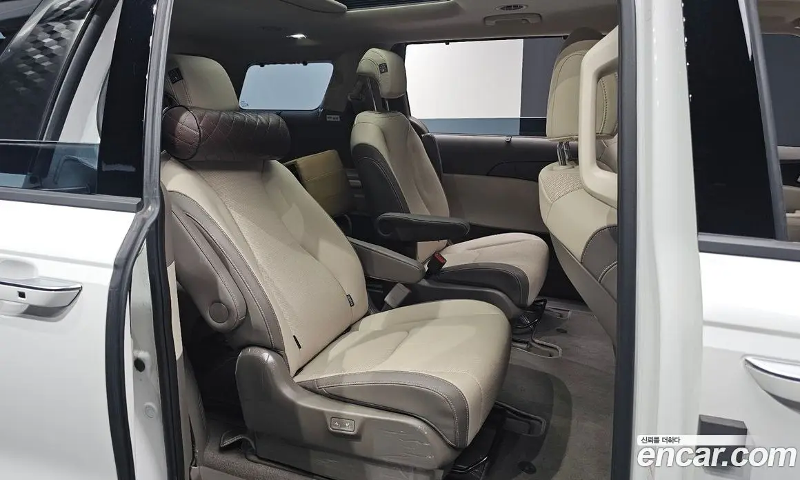Kia Carnival 2025 1.6 автомат (гидро), фото 16