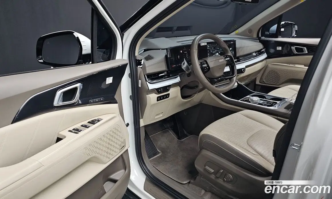 Kia Carnival 2025 1.6 автомат (гидро), фото 17