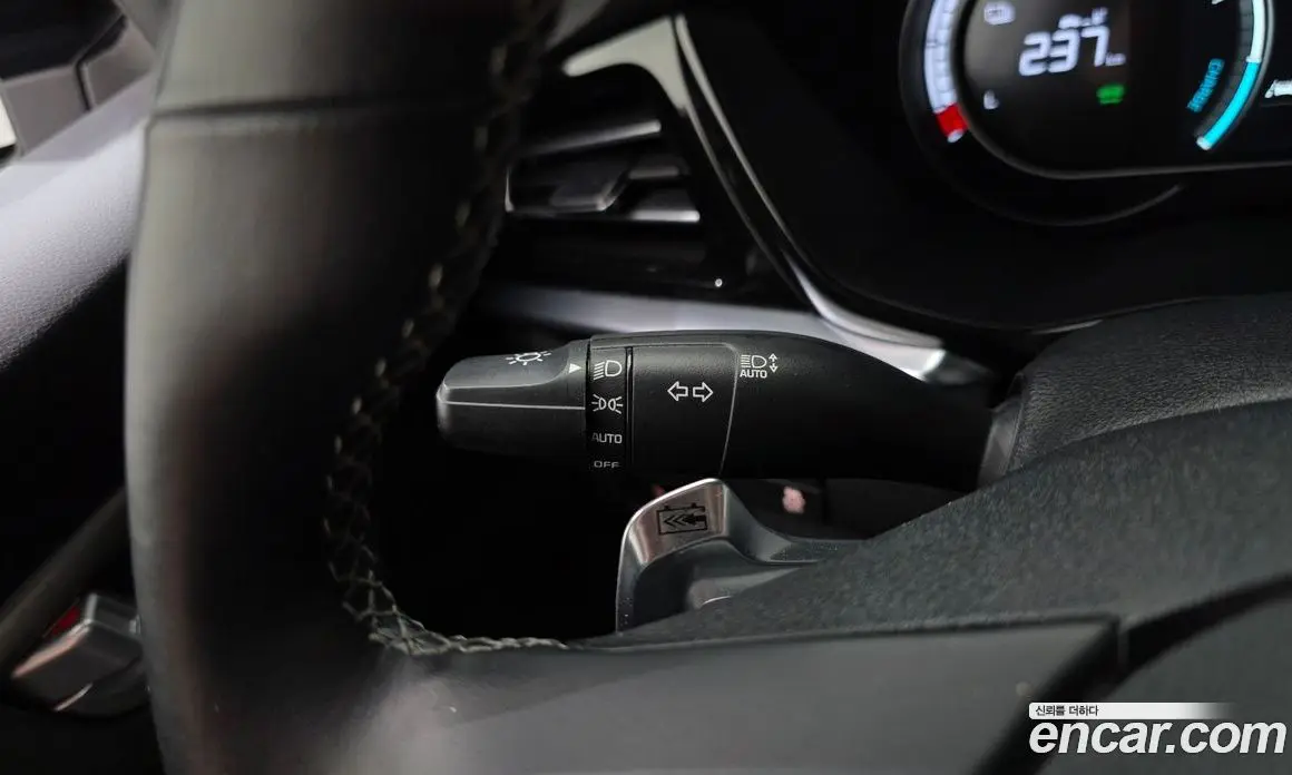 Kia Niro 2023 0.2 автомат (гидро), фото 22