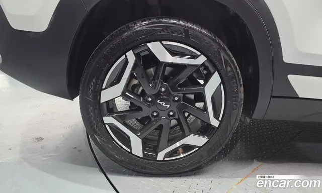 Kia Seltos 2024 1.6 автомат (гидро), миниатюра 5