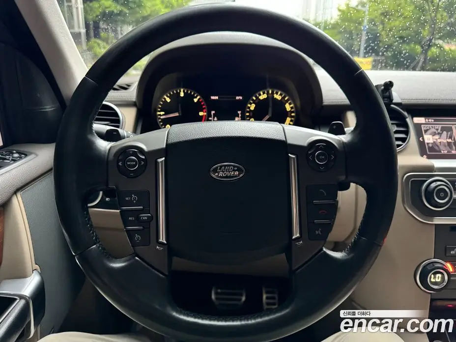Land Rover Discovery 2016 3.0 автомат (гидро), фото 13