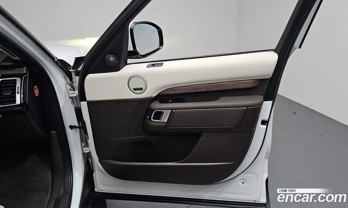 Land Rover Discovery 2019 3.0 автомат (гидро), фото 13