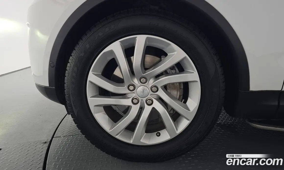 Land Rover Discovery 2019 3.0 автомат (гидро), фото 4