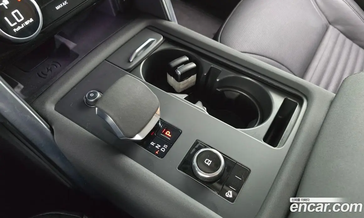 Land Rover Discovery 2023 3.0 автомат (гидро), фото 12