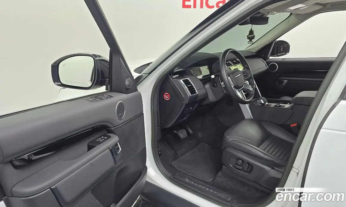 Land Rover Discovery 2023 3.0 автомат (гидро), фото 13
