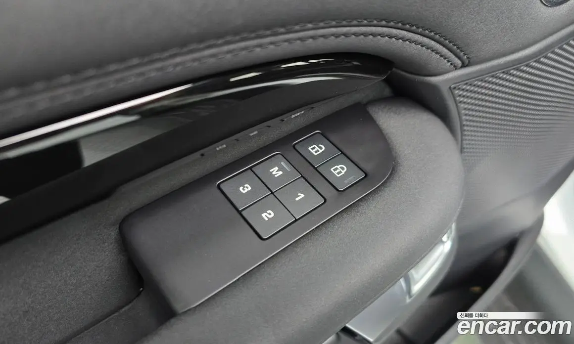 Land Rover Discovery 2023 3.0 автомат (гидро), фото 39