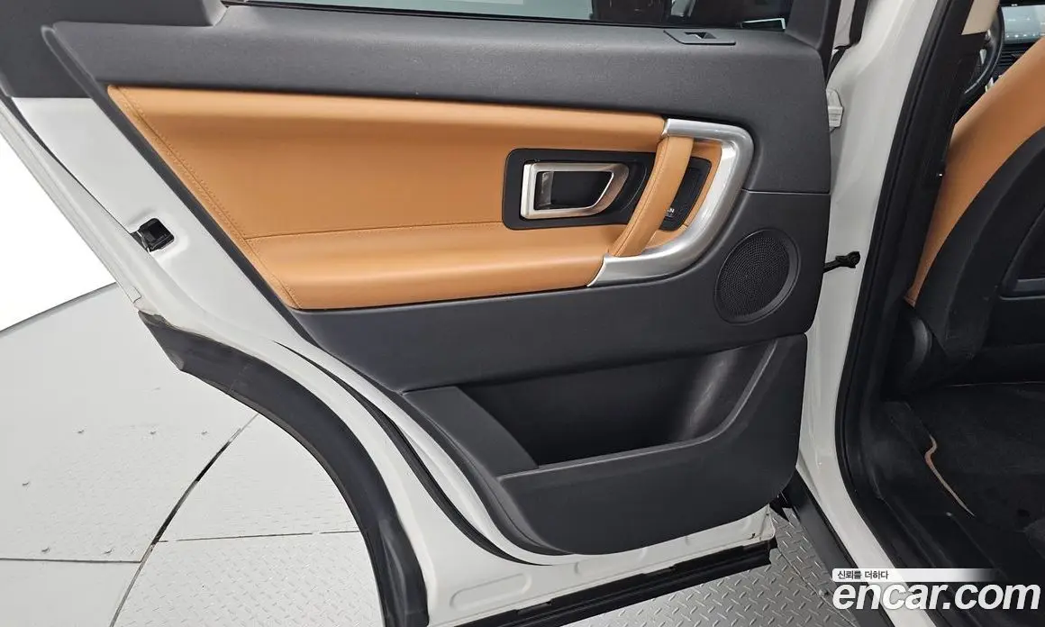 Land Rover Discovery Sport 2018 2.0 автомат (гидро), фото 15
