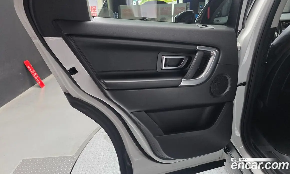 Land Rover Discovery Sport 2019 2.0 автомат (гидро), фото 15