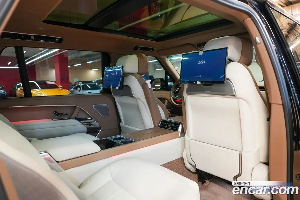Land Rover Range Rover 2024 4.4 автомат (гидро), фото 13