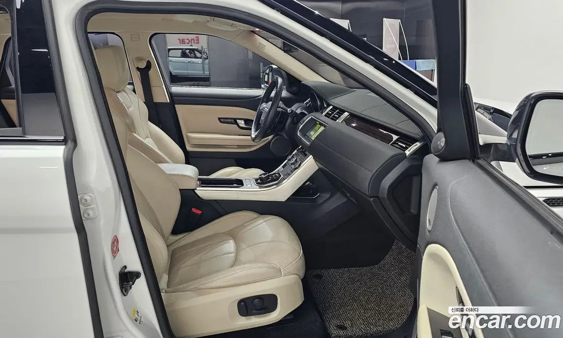 Land Rover Range Rover Evoque 2018 2.0 автомат (гидро), фото 15