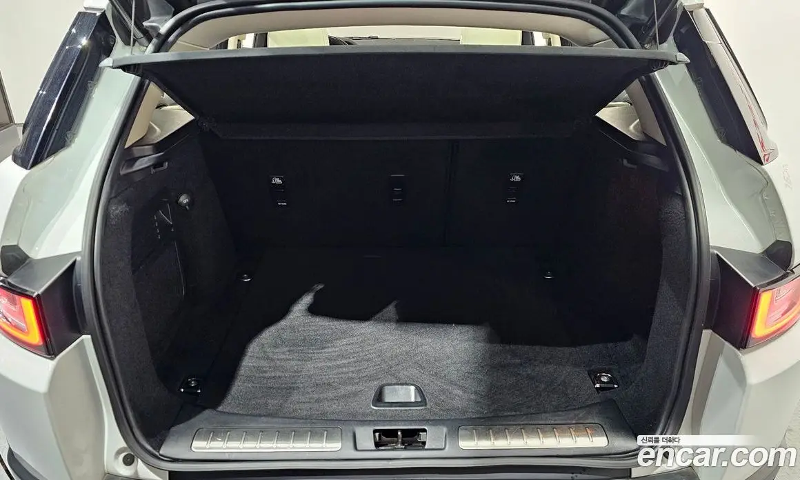 Land Rover Range Rover Evoque 2018 2.0 автомат (гидро), фото 26