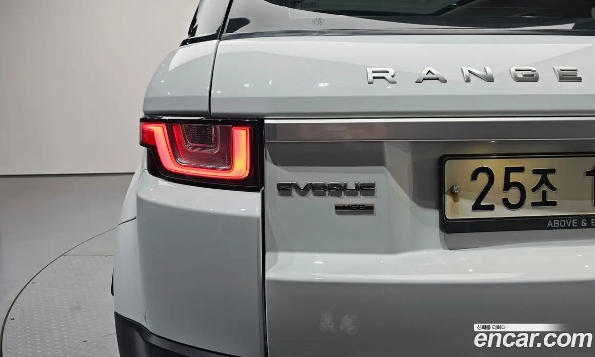 Land Rover Range Rover Evoque 2018 2.0 автомат (гидро), фото 8