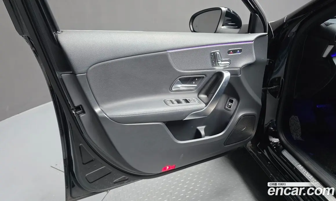Mercedes-Benz A-Class 2021 2.0 гидро, фото 14