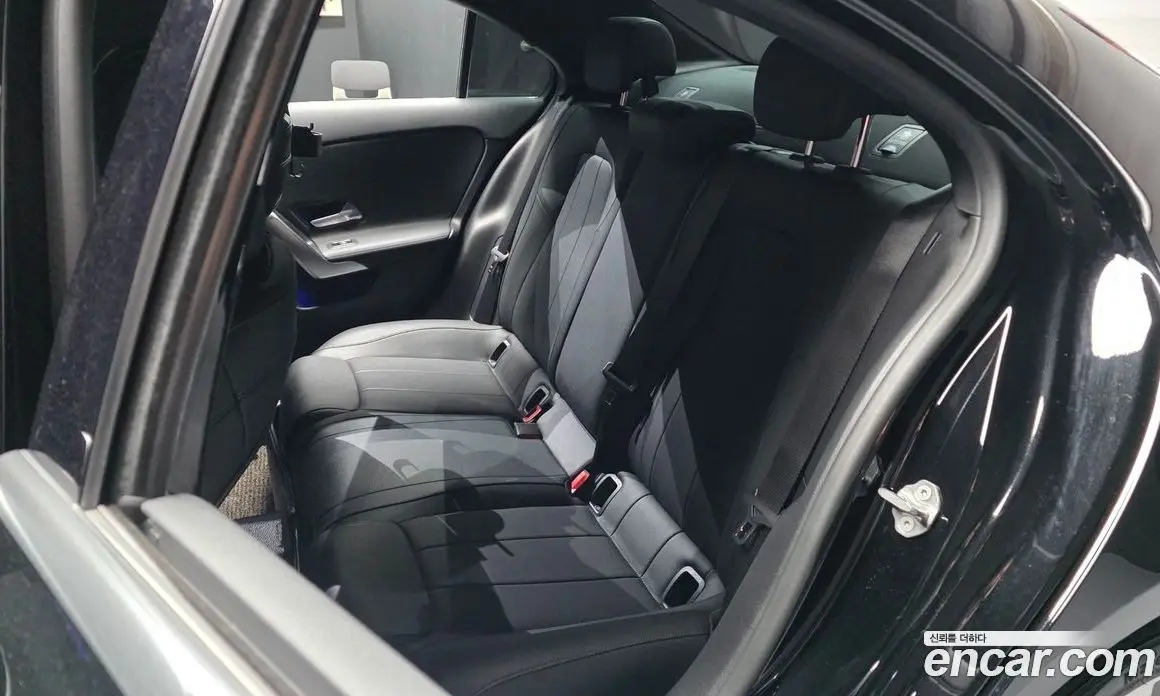 Mercedes-Benz A-Class 2021 2.0 гидро, фото 18