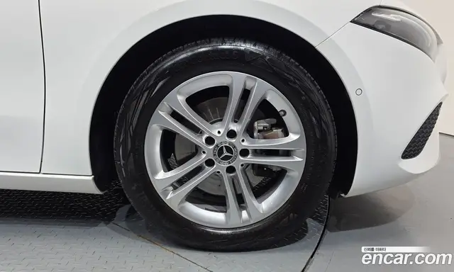 Mercedes-Benz A-Class 2024 2.0 гидро, миниатюра 5 Mercedes-Benz A-Class 2024 2.0 гидро, миниатюра 5