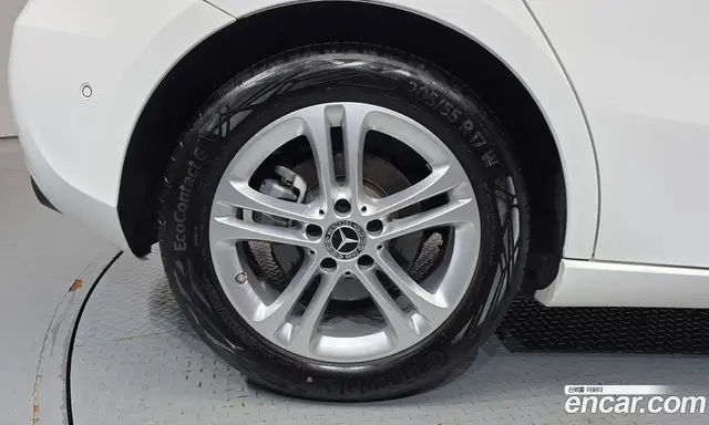 Mercedes-Benz A-Class 2024 2.0 гидро, миниатюра 7 Mercedes-Benz A-Class 2024 2.0 гидро, миниатюра 7