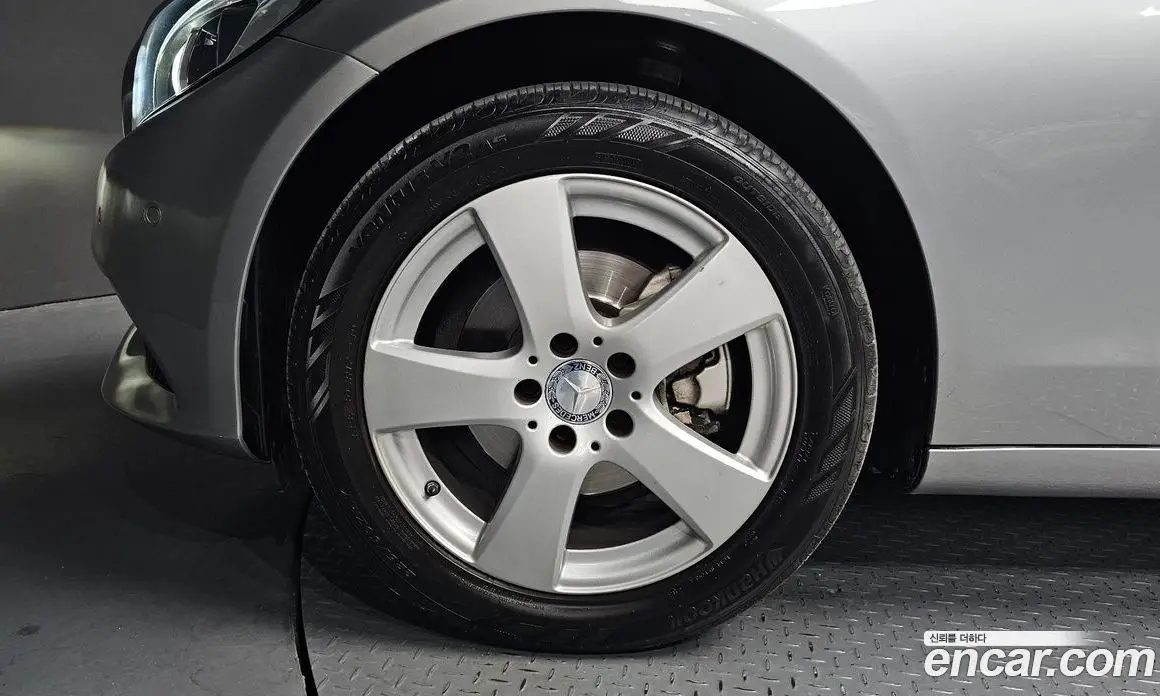 Mercedes-Benz C-Class 2015 2.0 гидро, фото 5 Mercedes-Benz C-Class 2015 2.0 гидро, фото 5