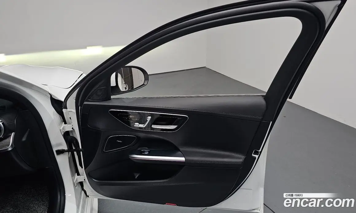 Mercedes-Benz C-Class 2022 2.0 гидро, фото 13 Mercedes-Benz C-Class 2022 2.0 гидро, фото 13