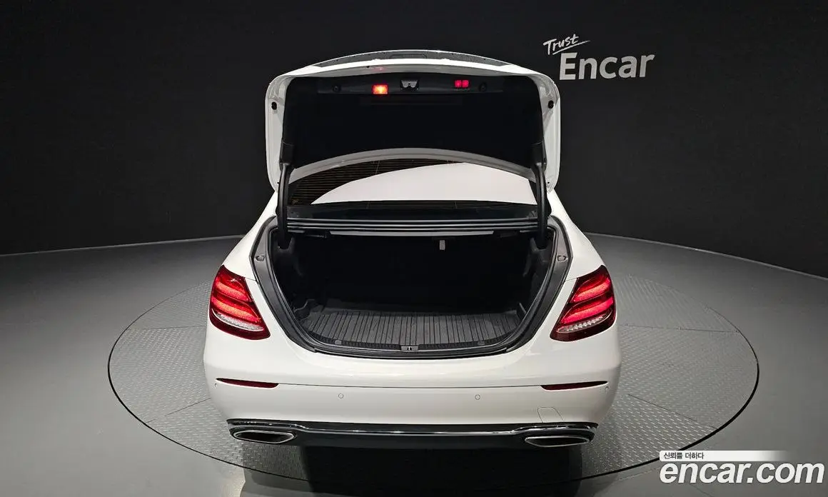 Mercedes-Benz E-Class 2018 2.0 гидро, фото 26 Mercedes-Benz E-Class 2018 2.0 гидро, фото 26