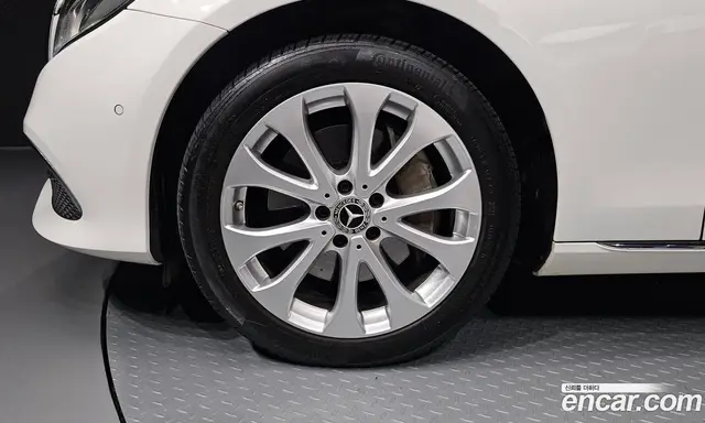 Mercedes-Benz E-Class 2018 2.0 гидро, миниатюра 5 Mercedes-Benz E-Class 2018 2.0 гидро, миниатюра 5